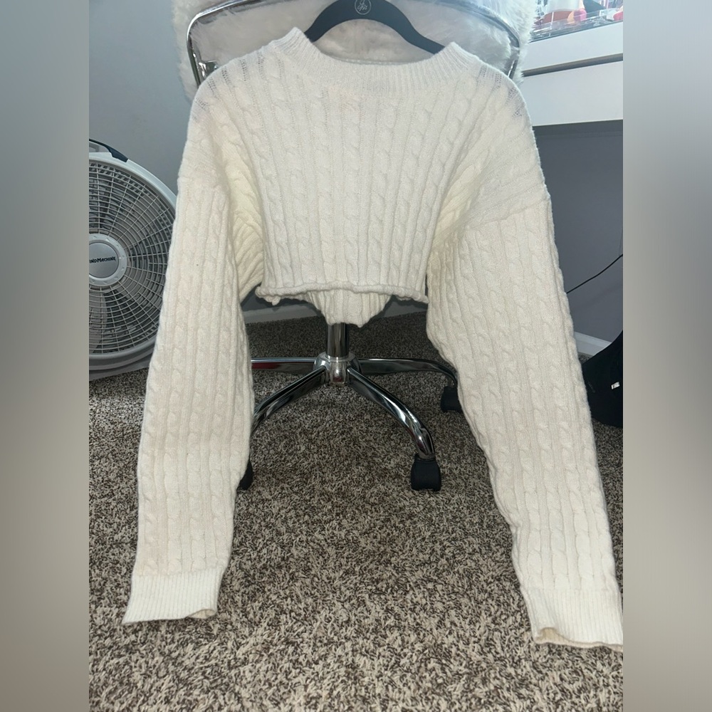 Pitaya cropped white sweater